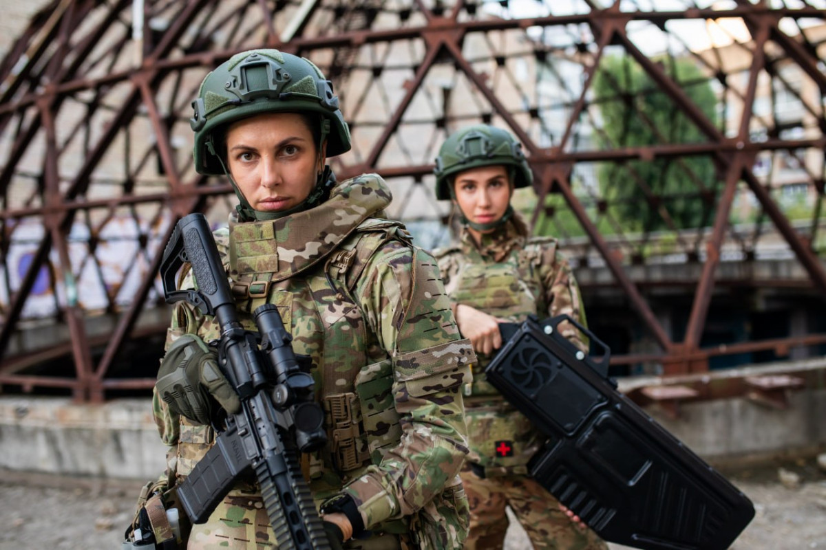 В Украине создали первый бронекостюм для женщин. Смотрите, как он выглядит (фото)